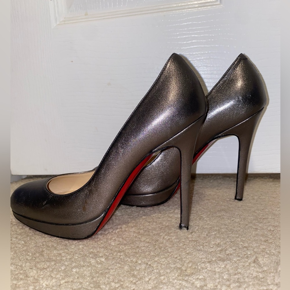 Christian Louboutin Metallic pumps